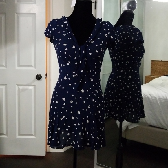 navy floral dress reformation